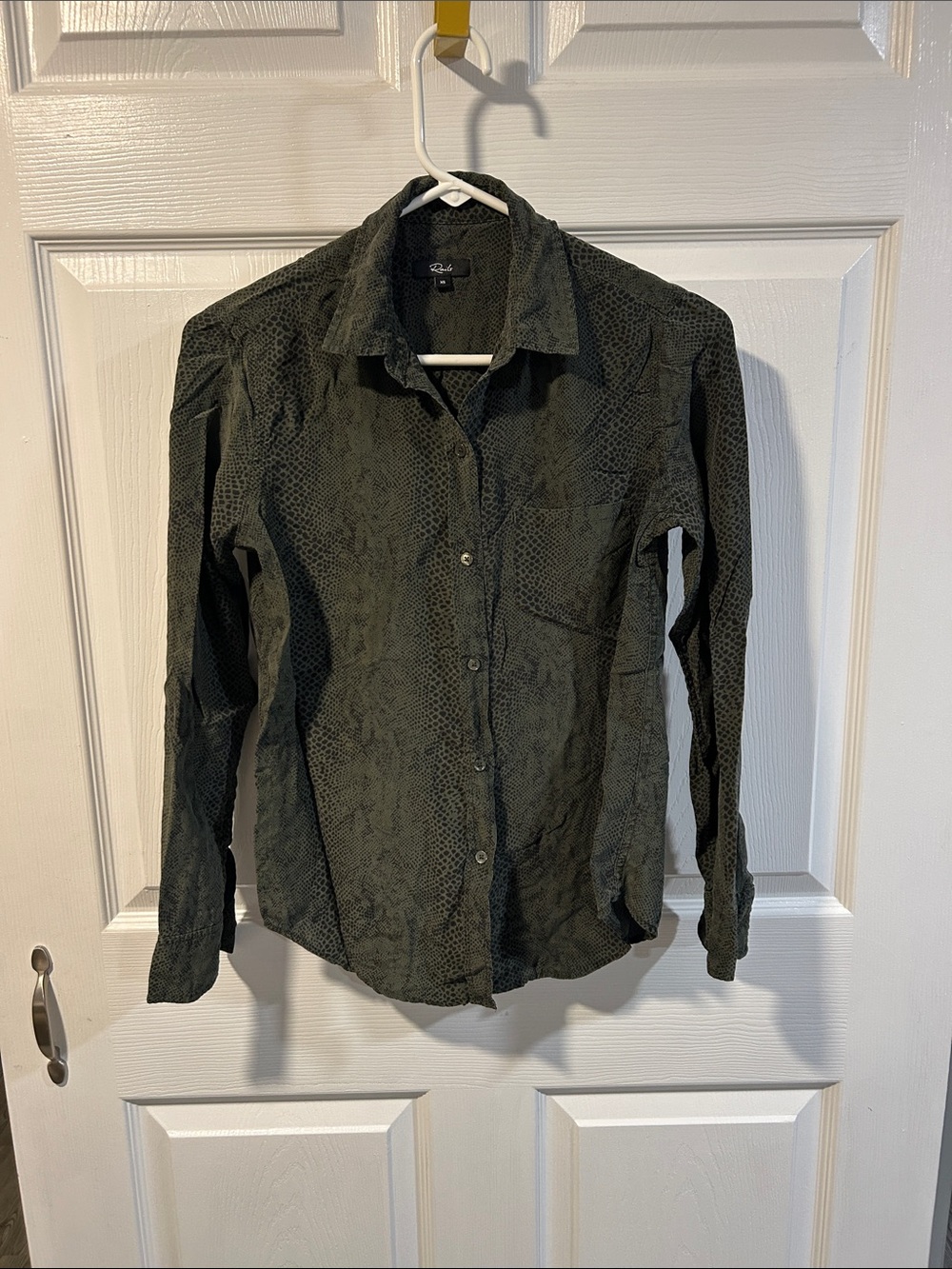 Rails Men's Button-Down Shirt in Olive Green with Subtle Texture